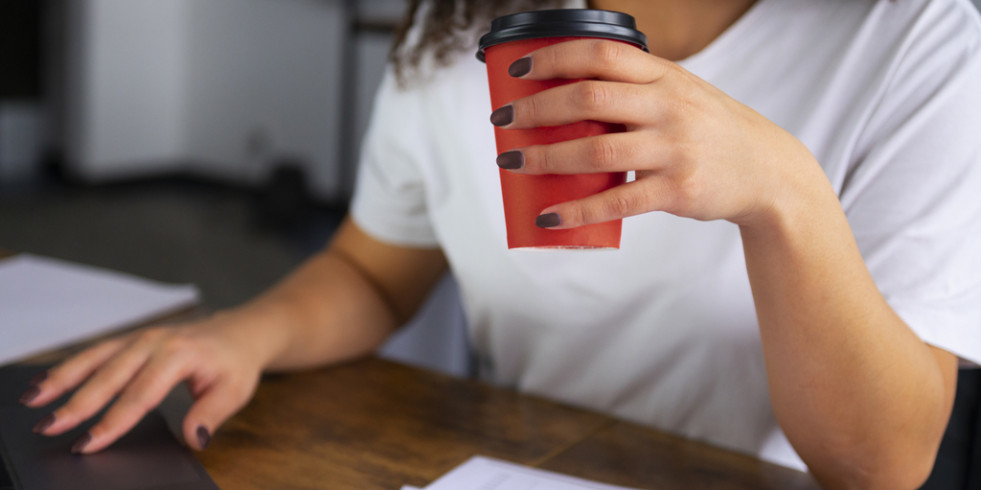¿Puede el consumo de café mitigar el deterioro mental en personas con fibrilación auricular?
