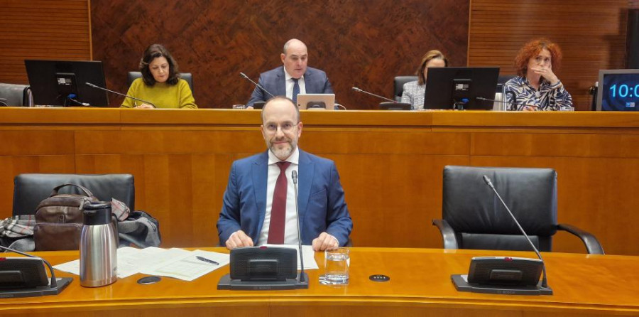 El director general de Salud Mental, Manuel Corbera, comparece en la Comisión de Sanidad de las Cortes de Aragón