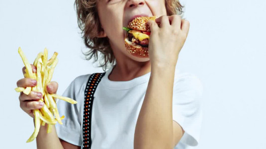 Alertan que solo la mitad de los niños españoles presenta una adherencia óptima a la dieta mediterránea