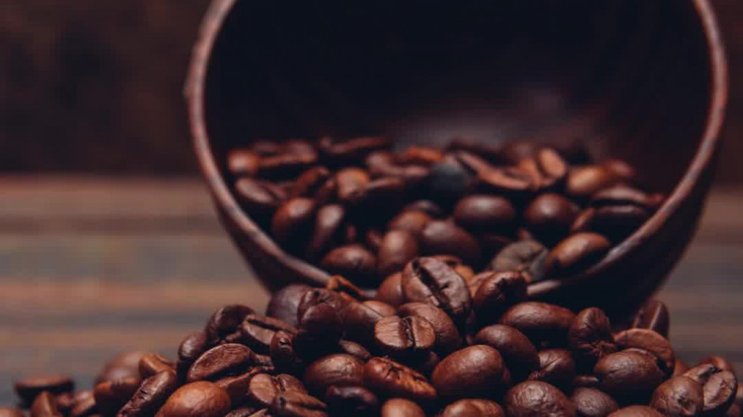 Advierten que el café de máquina en los trabajos contiene niveles altos de sustancias que aumentan el colesterol