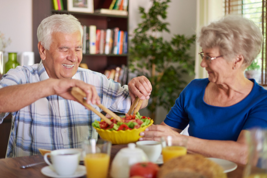 Salud en la vejez: una dieta rica en alimentos vegetales y baja en alimentos de origen animal lo permite