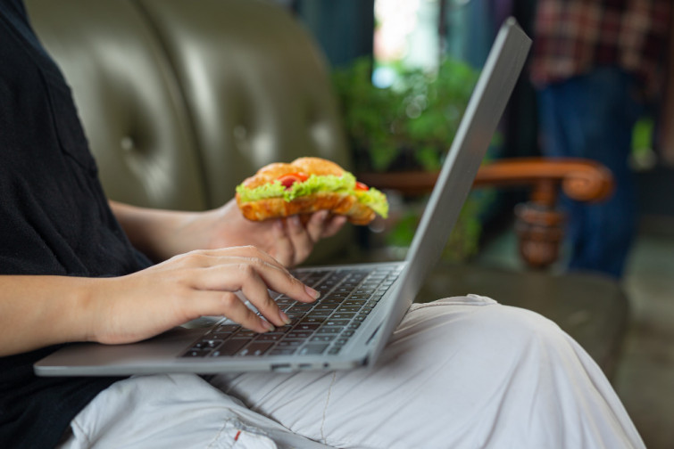 Los consumidores optan por alimentos saludables en sus compras online si tienen información nutricional
