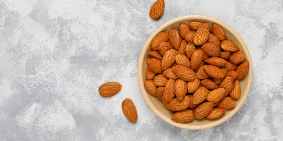 Identifican los beneficios del consumo diario de almendras para pacientes con síndrome metabólico