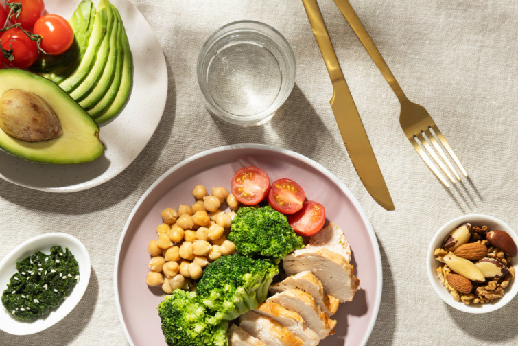 Para la salud del corazón, la calidad de los alimentos importa más que reducir los carbohidratos o las grasas
