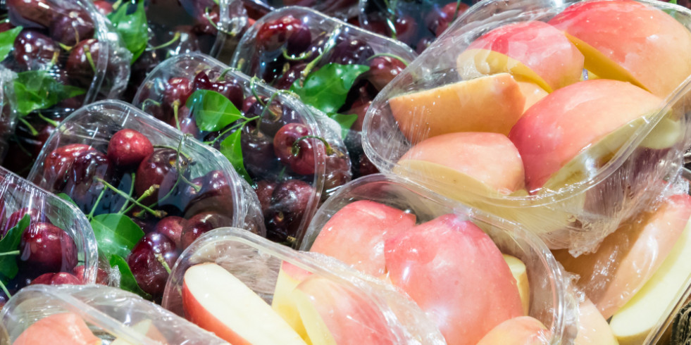 Analizan la presencia de plastificantes en alimentos comercializados en España y piden normas más restrictivas