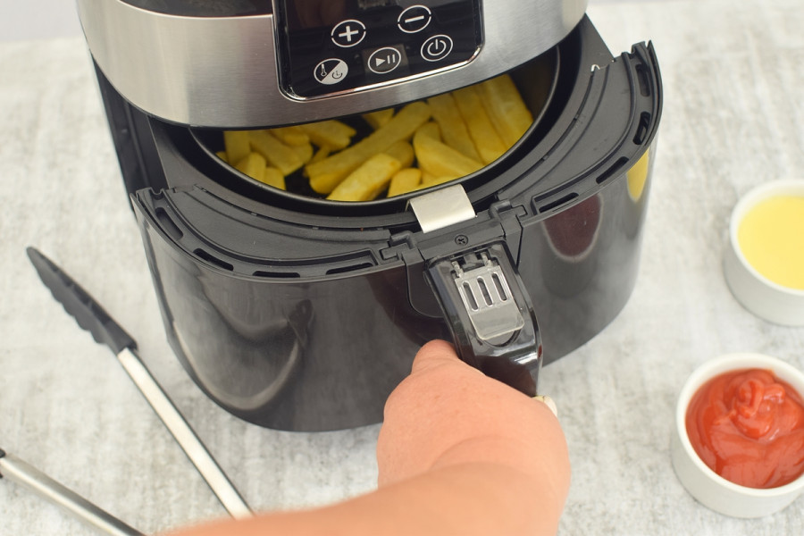 Cooking french fries deep without oil