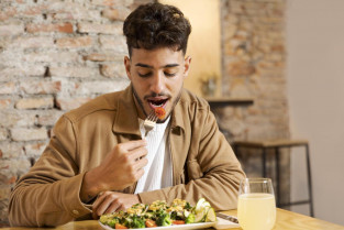 Publican la primera evidencia de que una dieta baja en FODMAP mejora el síndrome del intestino permeable